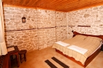 Двойна стая, Къщи за гости Родопска приказка